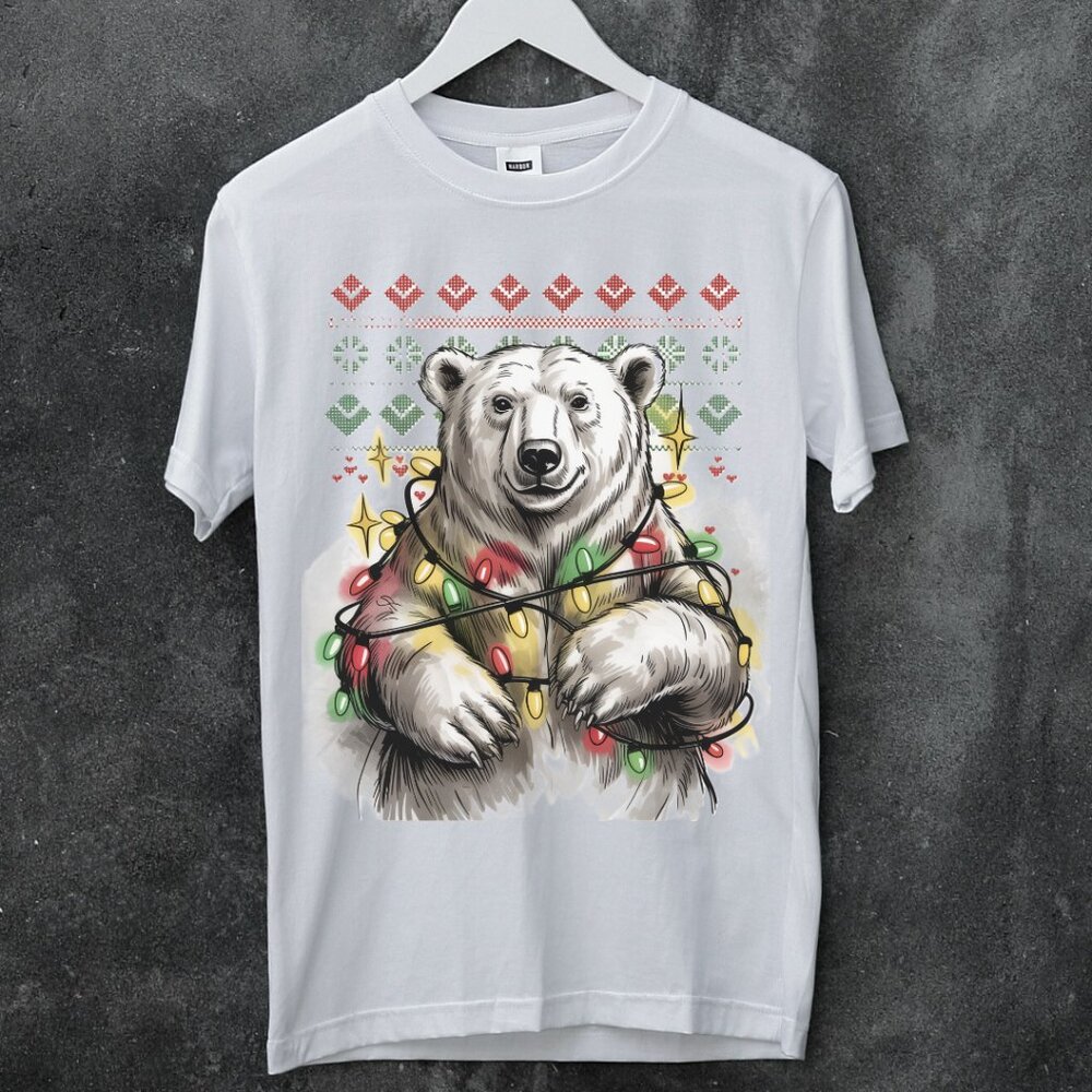 Vintage Christmas Polar Bear Graphic TShirt Adult Women Men Unisex Top Green Red - Picture 2 of 2